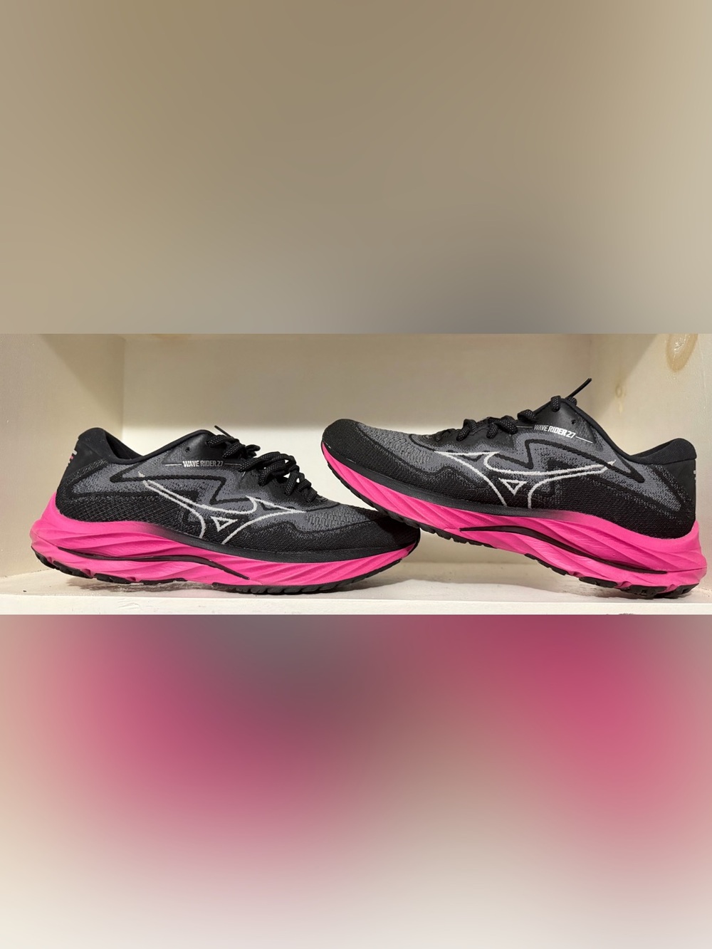 Mizuno Women's Athletic Shoes — Black Upper with Pink Midsole